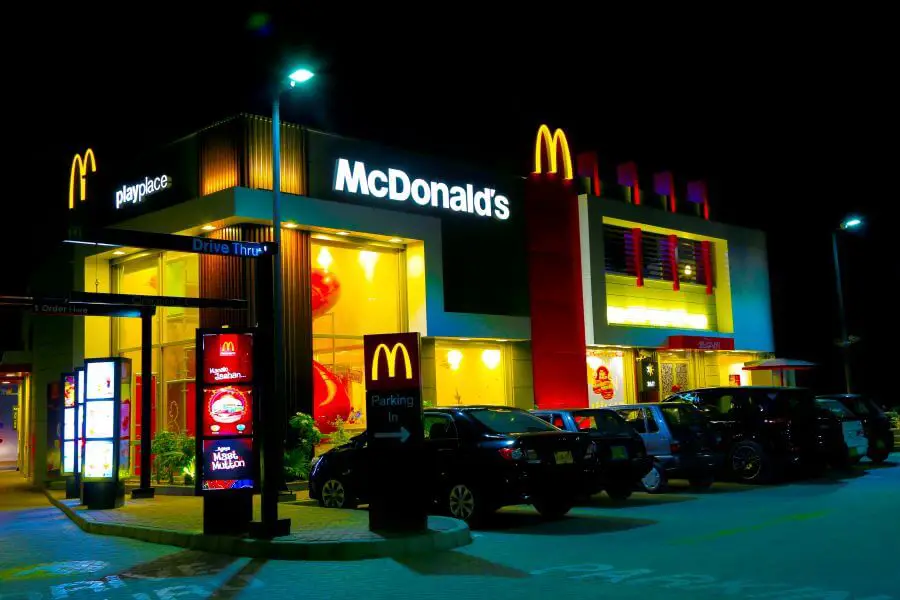 can you leave your car at mcdonald's overnight all you need to know 1 3